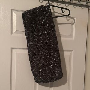 Black and White Knit Scarf